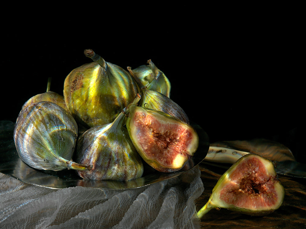 Untitled 0274, underwater Vanitas still life photograph  photographic print - €3200 | Shop now & buy direct from the artists studio - Distil Ennui ™ est.1990.