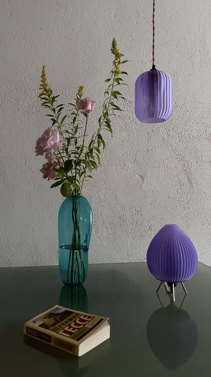 Lámpara colgante 'Vortex' de lavanda con llama LED